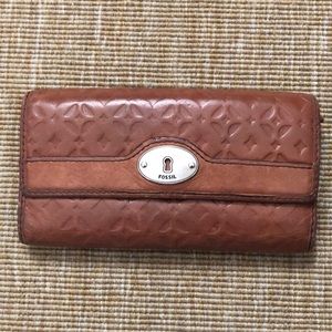 Fossil Flap Clutch / Wallet.  Great condition!